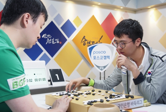 '우리 자리 넘보지 마 ' 포스코켐텍, 전반기 1위 수성   
